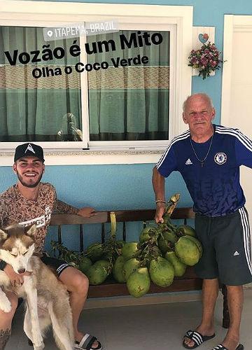 Nathan passa frias em Itapema, em Santa Catarina 