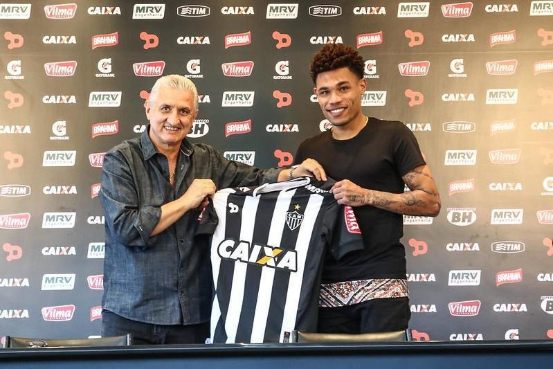 Jnior Urso - Contratado pelo Atltico em 2016, foi pea importante da equipe durante a temporada. Foram sete gols marcados em 48 jogos. O Atltico tinha o interesse na permanncia do jogador, mas o Shandong Luneng, da China, pediu um valor fora da realidade alvinegra.