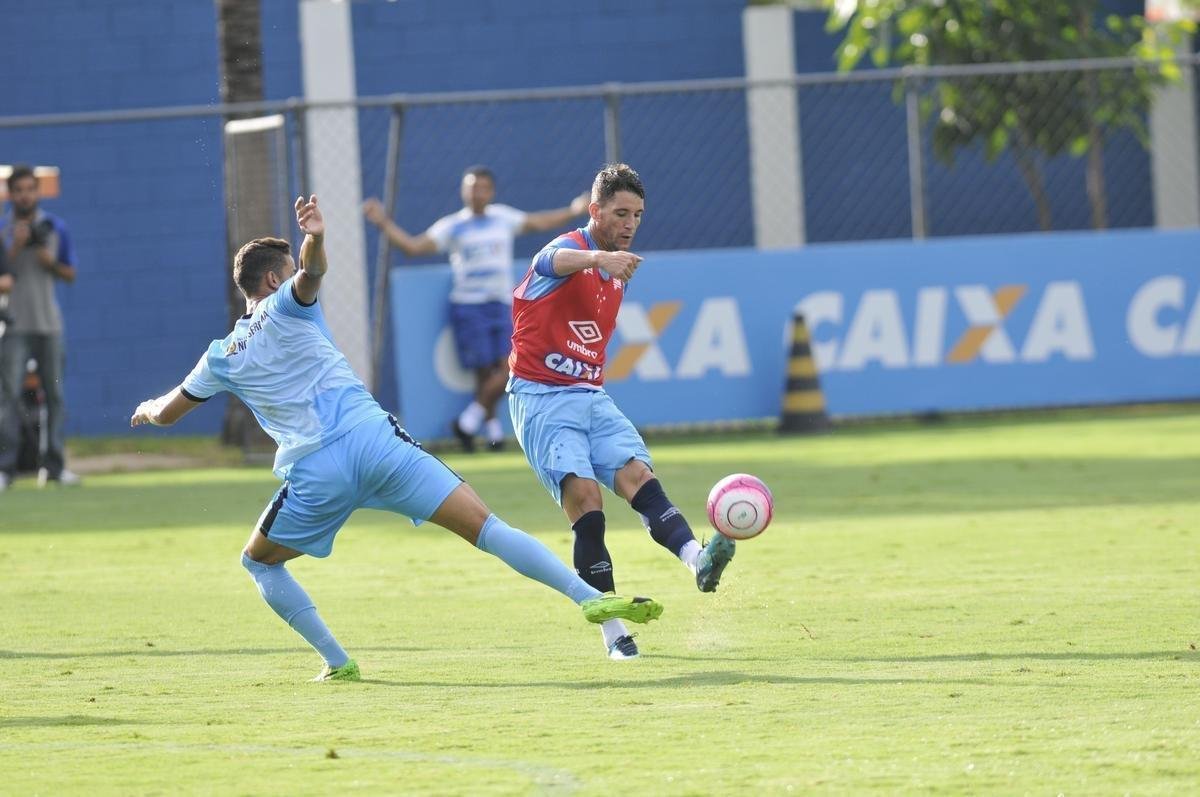 Com gols de Judivan e Rafael Sobis, Cruzeiro venceu Betinense por 2 a 0 em jogo-treino