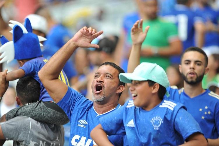 Fotos das torcidas de Athletic e Cruzeiro, no Mineiro, em Belo Horizonte, pela semifinal do Campeonato Mineiro