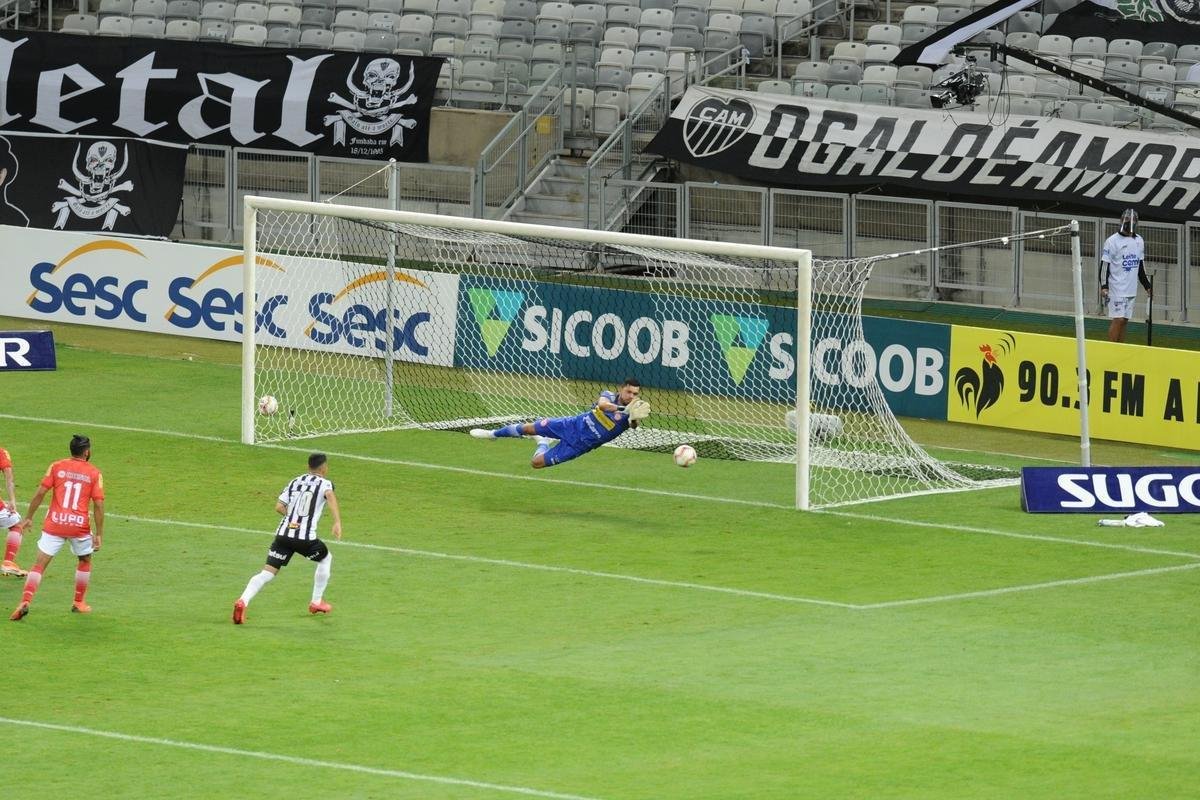 Fotos do primeiro jogo da deciso do Campeonato Mineiro, entre Atltico e Tombense, no Mineiro, em Belo Horizonte.