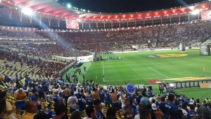 Mais de cinco mil cruzeirenses foram ao Maracanã acompanhar o primeiro jogo da decisão