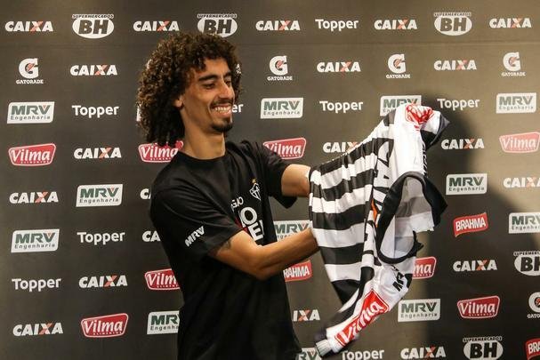 Imagens da apresentação de Valdívia no Atlético