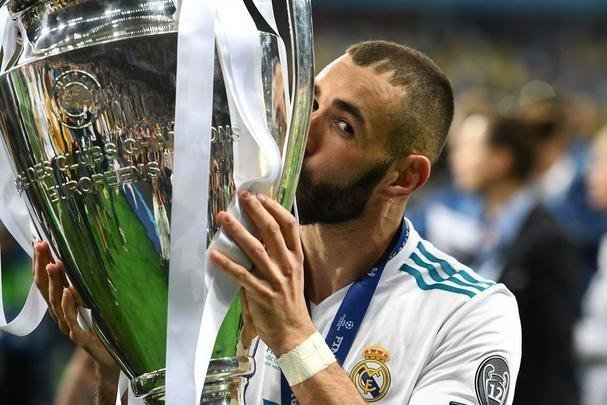 Festa do Real Madrid com a conquista da 13 Liga dos Campees, a terceira de forma seguida