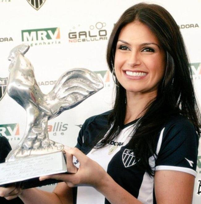 Modelo e ex-Miss Brasil, Natlia Guimares  torcedora do Atltico. Ela participou de um desfile de lanamento de uniformes do Alvinegro e tambm recebeu um Galo de Prata.