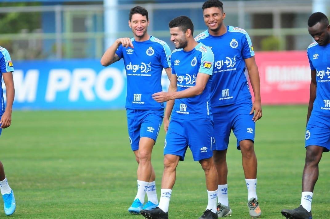 Tcnico Abel Braga comandou atividade fechada  imprensa na Toca da Raposa II