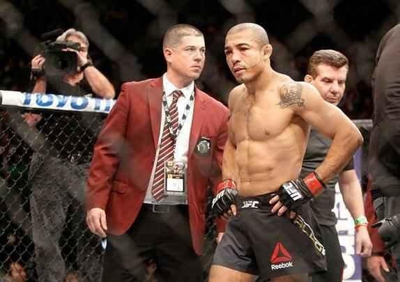 Imagens do incrível nocaute de Conor McGregor sobre José Aldo