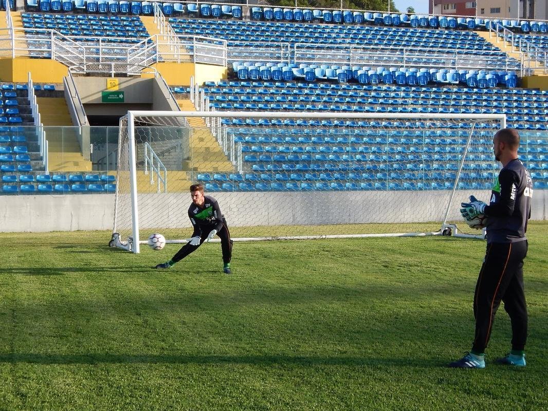 Elenco do Amrica fez ltimo treinamento, no Presidente Vargas, antes de duelo contra o Cear