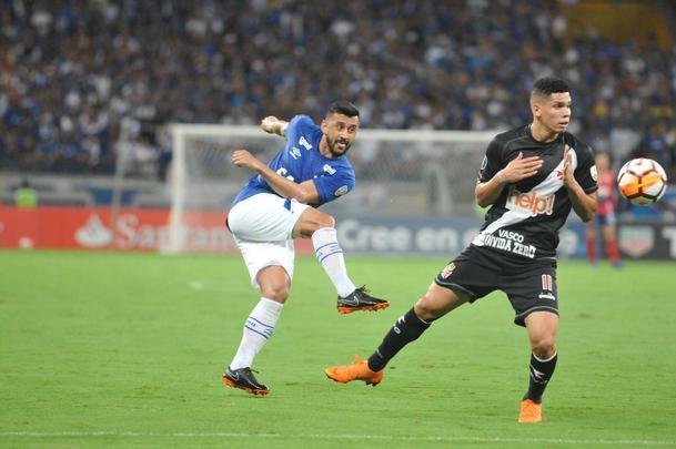 Fotos do primeiro tempo do duelo entre Cruzeiro e Vasco, no Mineiro, pela Copa Libertadores