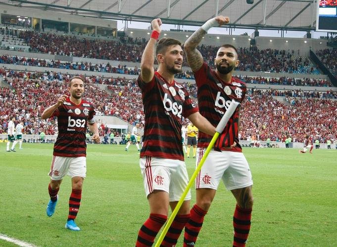 2019 - Flamengo - 17 vitórias e dois empates, com 56 gols marcados e 18 sofridos