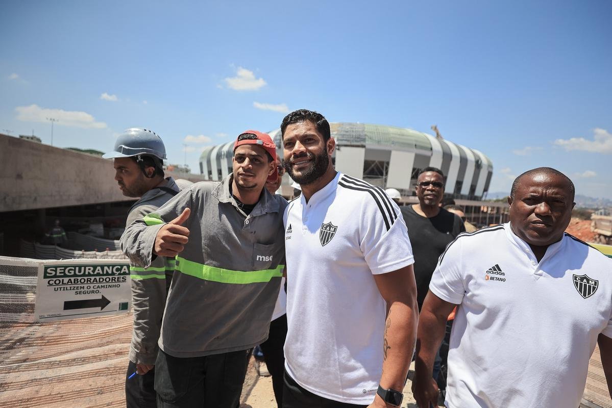 Na manh deste sbado (24/9), jogadores, comisso tcnica e diretoria do Atltico visitaram as obras da Arena MRV, futura casa do Galo.