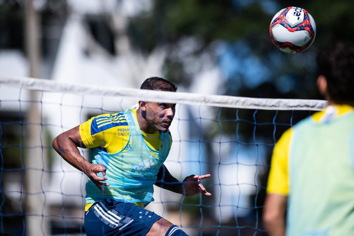 Cruzeiro, 3º colocado, pega o líder Atlético no Mineirão pela 9ª rodada do Campeonato Mineiro