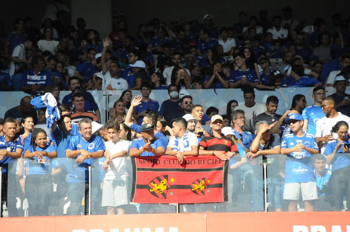 Cruzeiro x Bahia: fotos da torcida da Raposa no Mineiro