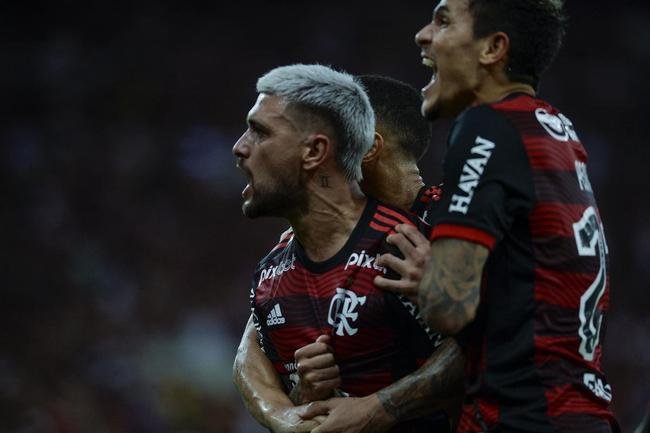 Arrascaeta abriu o placar para o Flamengo: 1 a 0