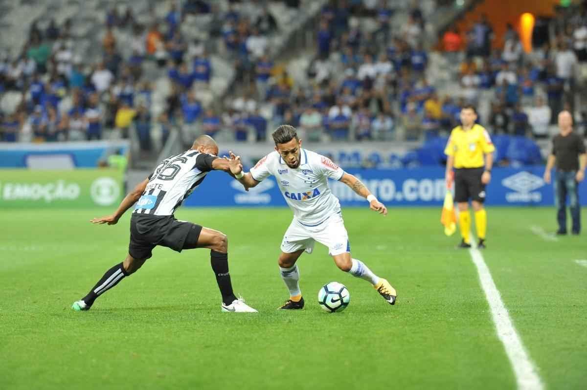 Imagens da torcida e da partida entre Cruzeiro e Santos, no Mineiro