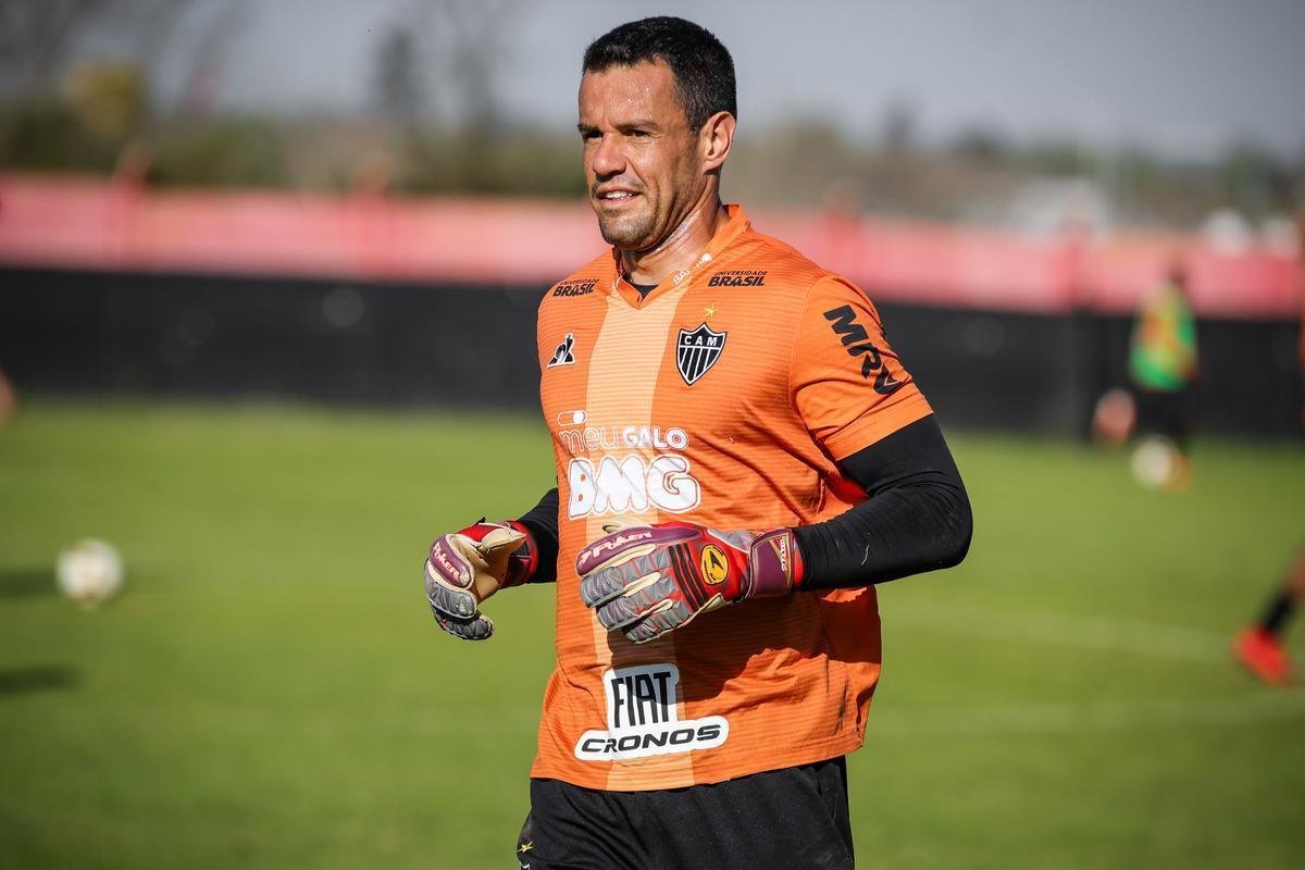 Nesta quarta-feira, Atltico treinou no centro de treinamento do Newell's Old Boys, em Rosrio, visando  partida de ida da semifinal da Copa Sul-Americana, diante do Coln. O duelo ser nesta quinta-feira, s 21h30, em Santa F, na Argentina.