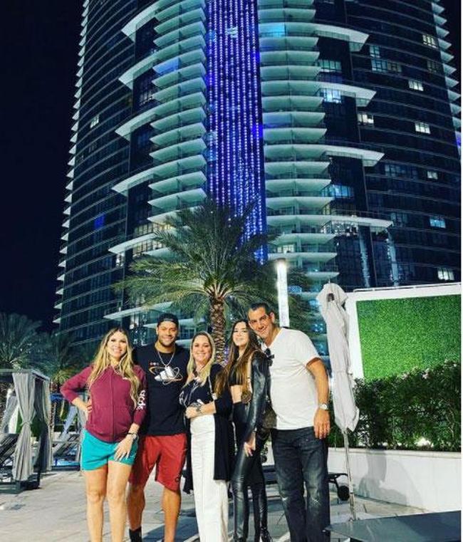 Hulk, do Atltico, apresenta sua nova cobertura em Miami no condomnio Paramount Miami Worldcenter