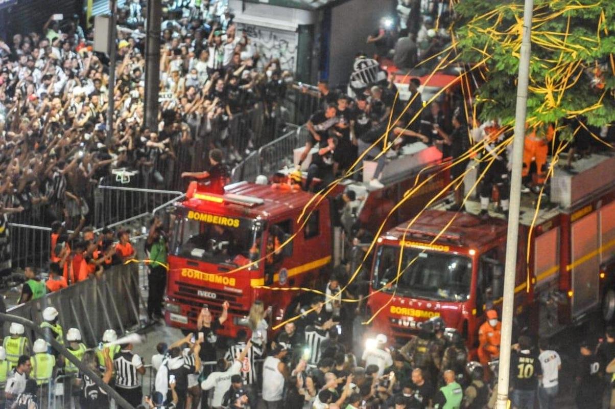 Chegada do time do Atltico  Praa Sete, no Centro de BH, onde fez carnaval com a torcida ao som do cantor baiano Bell Marques