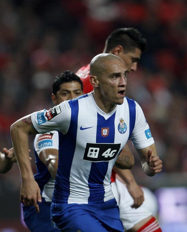 Maicon defendeu o Porto de 2009 a 2016