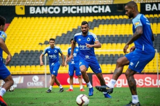 Fotos do treino do Cruzeiro no Estádio Monumental Isidro Romero Carbo, em Guayaquil
