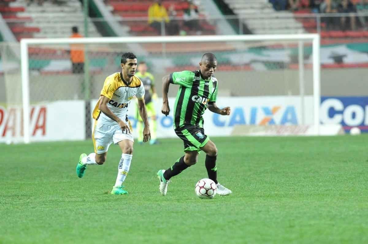 Imagens da partida entre Amrica e Cricima, no Independncia, pela Srie B do Brasileiro