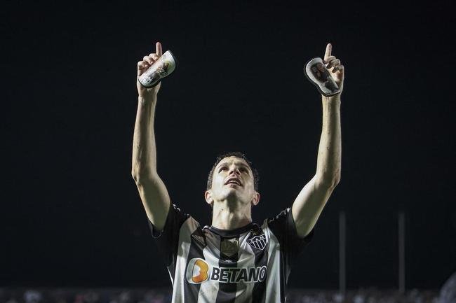 Fotos do jogo entre Santos e Atltico na Vila Belmiro, em Santos, pela 30 rodada do Campeonato Brasileiro