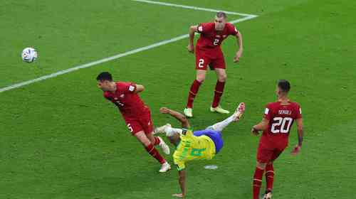 Richarlison marcou os dois gols da vitória do Brasil sobre a Sérvia na estreia da Copa do Mundo do Catar (Foto: AFP PHOTO)