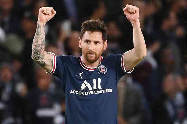Messi vibra com belo gol na vitria sobre o Manchester City, o primeiro pelo PSG