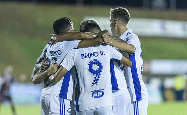 Bruno Rodrigues e Niko garantiram mais uma vitria do Cruzeiro em estreias