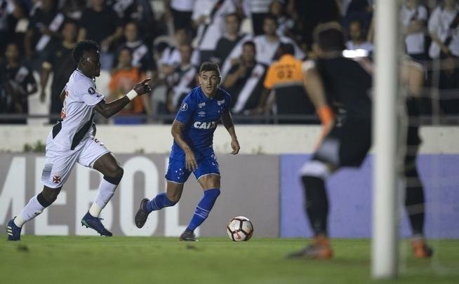 Cruzeiro goleou Vasco por 4 a 0 e causou a ira da torcida cruz-maltina em So Janurio