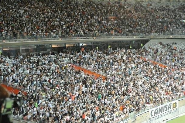 Fotos da torcida do Atltico no Mineiro, na partida contra o Cerro Porteo, pela Copa Libertadores