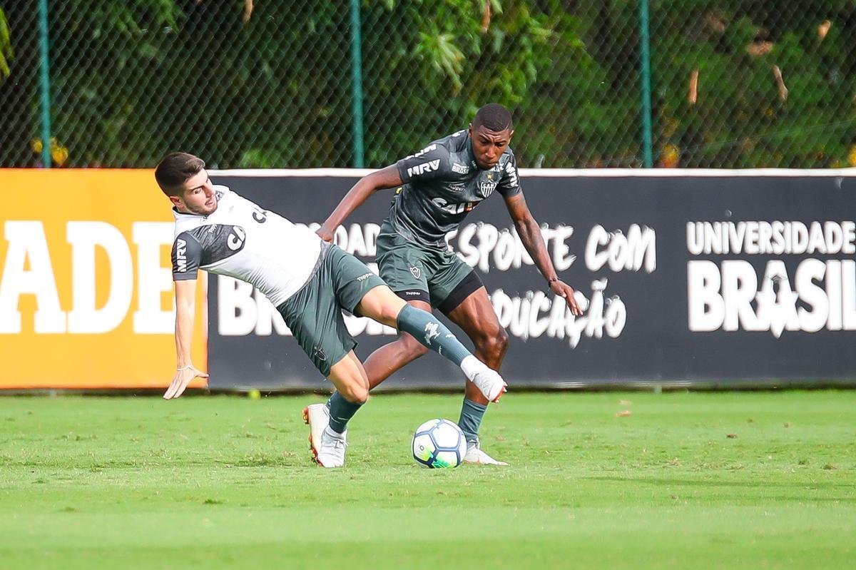 Veja, em fotos, como foi o primeiro treino de Levir Culpi nesta quinta passagem pelo Atltico