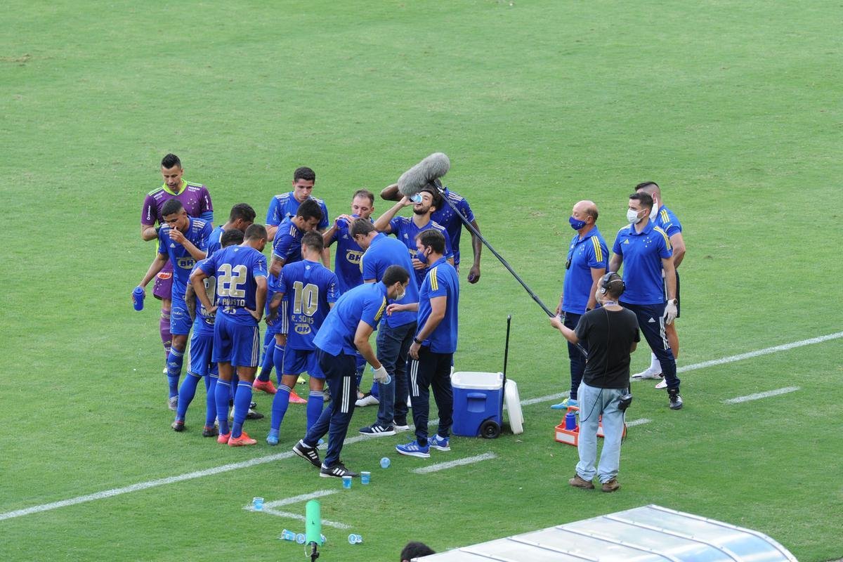 Fotos do empate por 0 a 0 entre Cruzeiro e Tombense, no Mineiro, em Belo Horizonte, pela sexta rodada do Campeonato Mineiro de 2021. Goleiro cruzeirense Fbio pegou um pnalti cobrado por Paulinho Dias e evitou o revs.