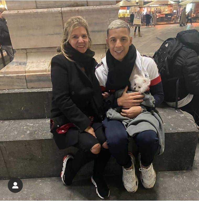 Lateral Guilherme Arana, do Atltico, e a me