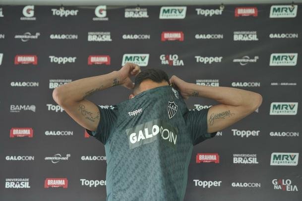 Zagueiro Rver, de 34 anos, assinou contrato com o Atltico at o fim da temporada 2021