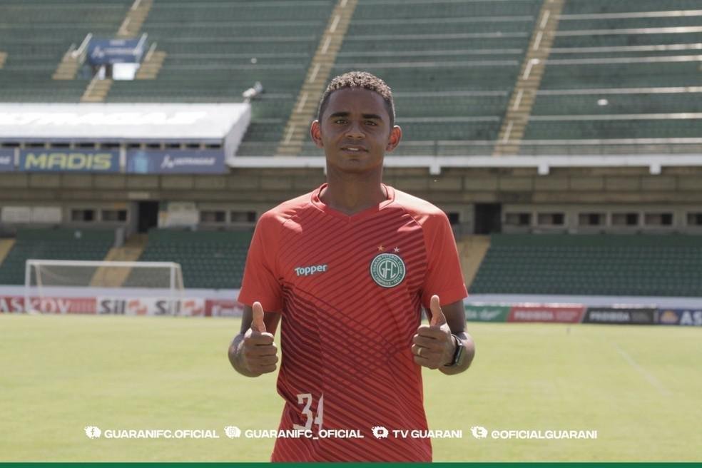 10 Guarani - com histria ligada ao Athletico-PR, o volante Deivid, de 31 anos, encabea o ranking de atletas mais valiosos do Guarani. Segundo o Transfermarkt, o valor do jogador gira em torno de 1,2 milho de euros (R$ 7,29 milhes). Com oito jogadores fora da avaliao, a equipe de Campinas  cotada em 7,64 milhes de euros (R$ 46,45 milhes).