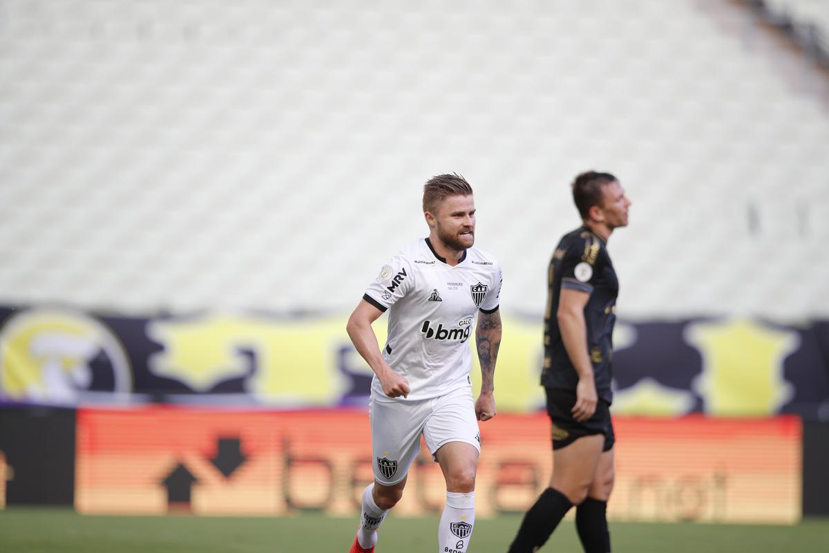 Fotos do jogo entre Ceará e Atlético, que terminou empatado por 2 a 2