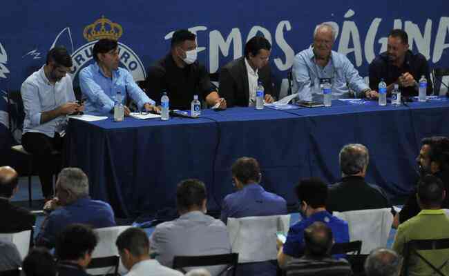 Conselheiros do Cruzeiro marcam reunio para apreciao do balano de 2022