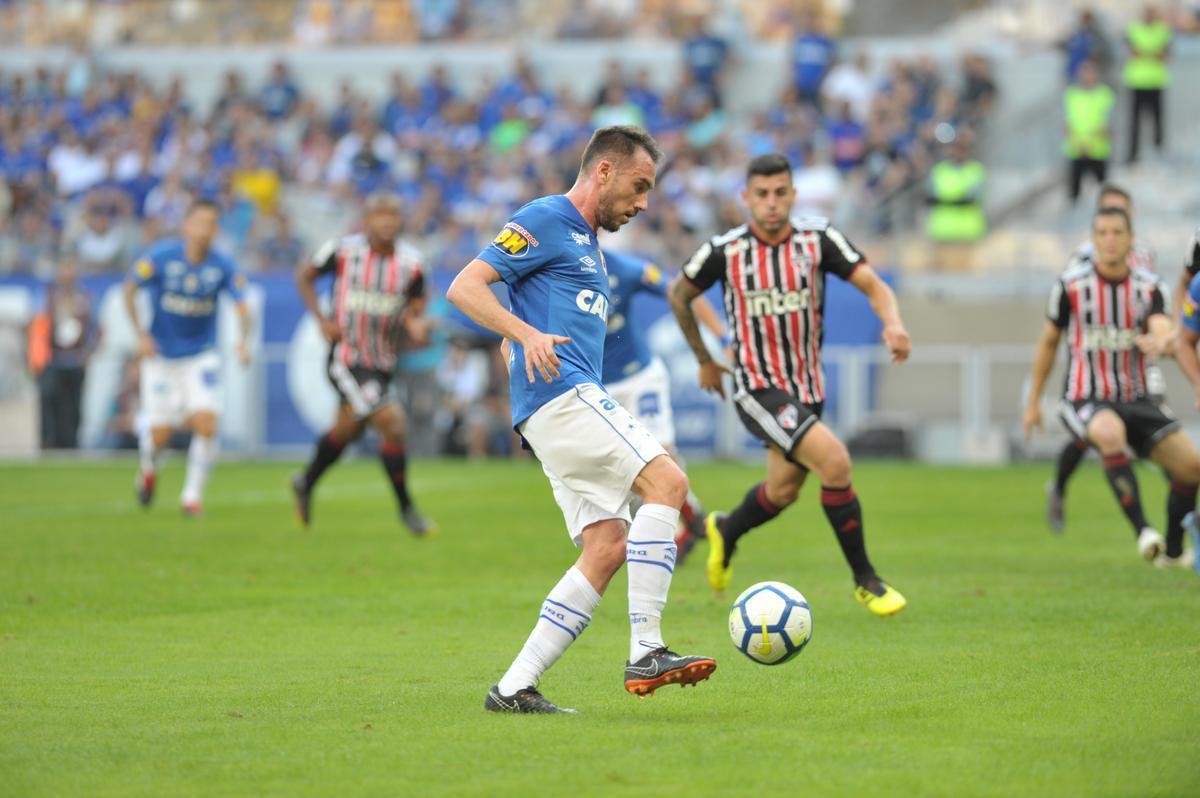 Fotos do jogo entre Cruzeiro e So Paulo