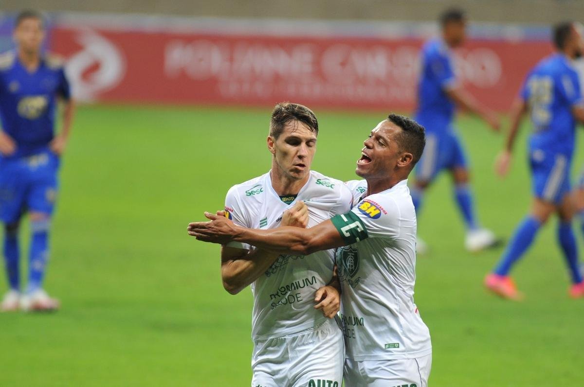 Fotos do clssico de ida da semifinal do Campeonato Mineiro, entre Cruzeiro e Amrica, no Mineiro, em Belo Horizonte