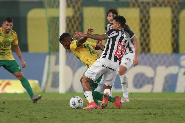 Cuiabá e Atlético se enfrentaram pela nona rodada da Série A do Campeonato Brasileiro