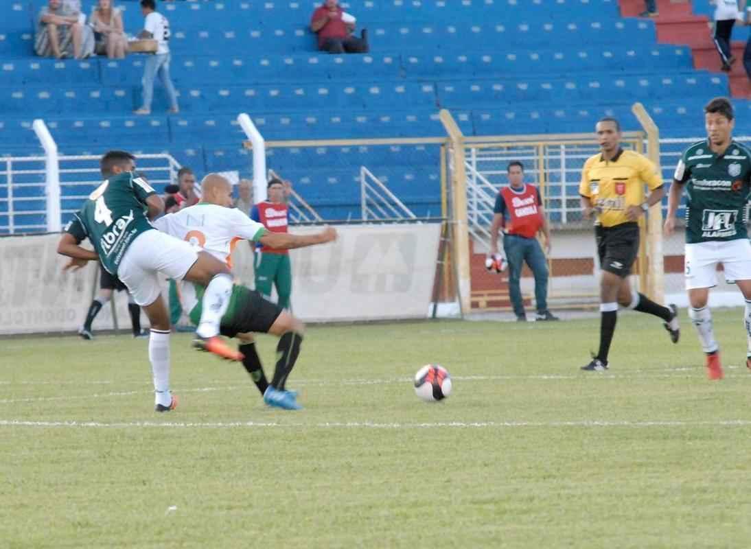 Fotos de Caldense x Amrica, jogo disputado em Poos de Caldas, pela terceira rodada do Campeonato Mineiro