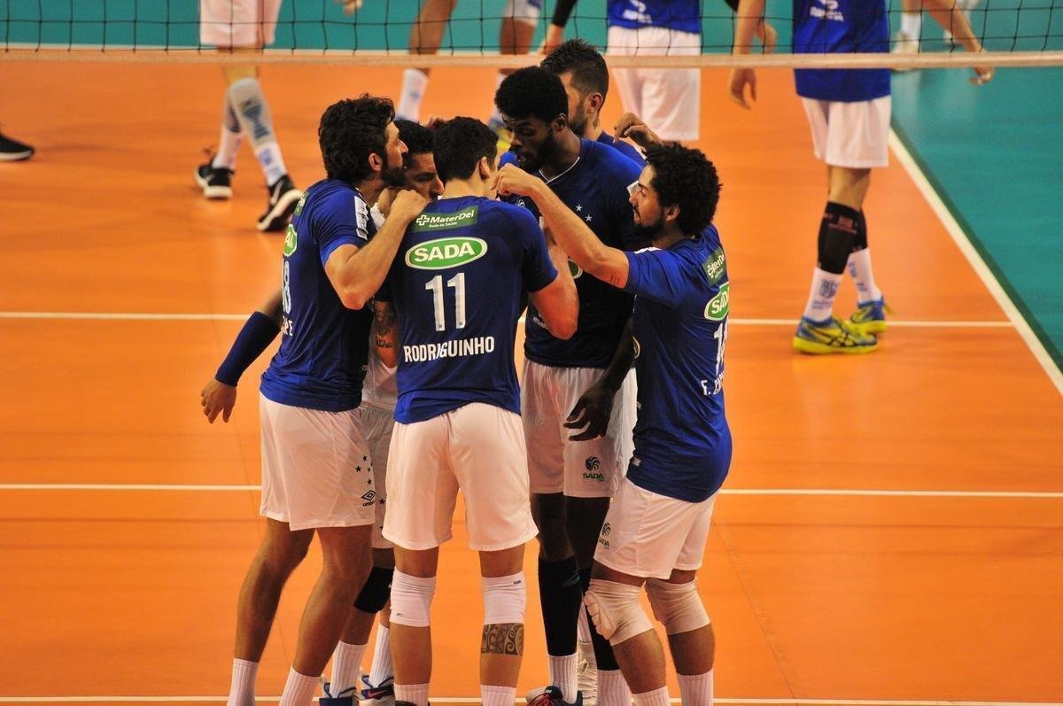 Final no Ginsio do Riacho foi marcada por muito equilbrio, mas prevaleceu maior qualidade do Cruzeiro