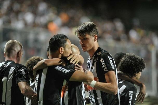 Confira as melhores imagens do duelo na estreia do Campeonato Brasileiro