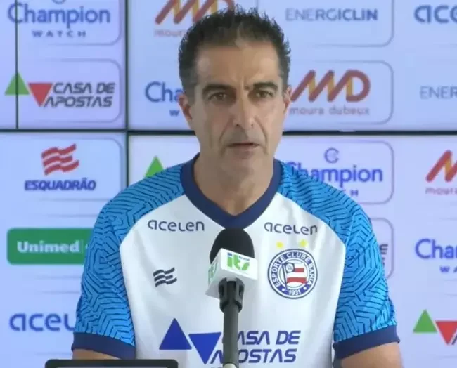 Bahia - Renato Paiva (Portugal): 19 jogos - 10 vitrias, 3 empates e 6 derrotas  
