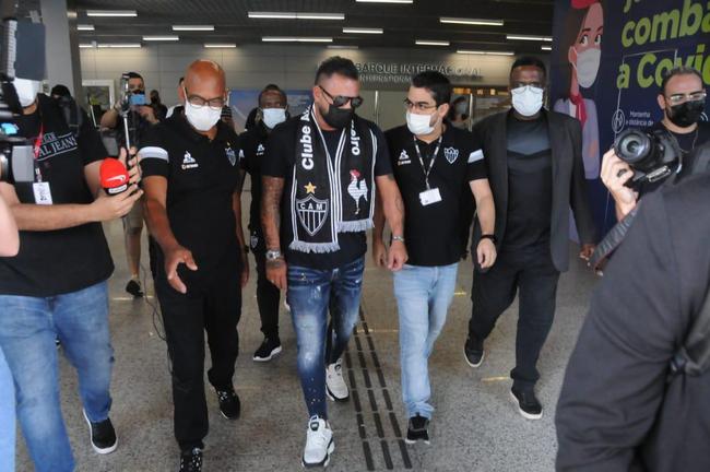 O explosivo El Turco chegou neste de domingo e mandou o recado: Saudações a toda a massa atleticana