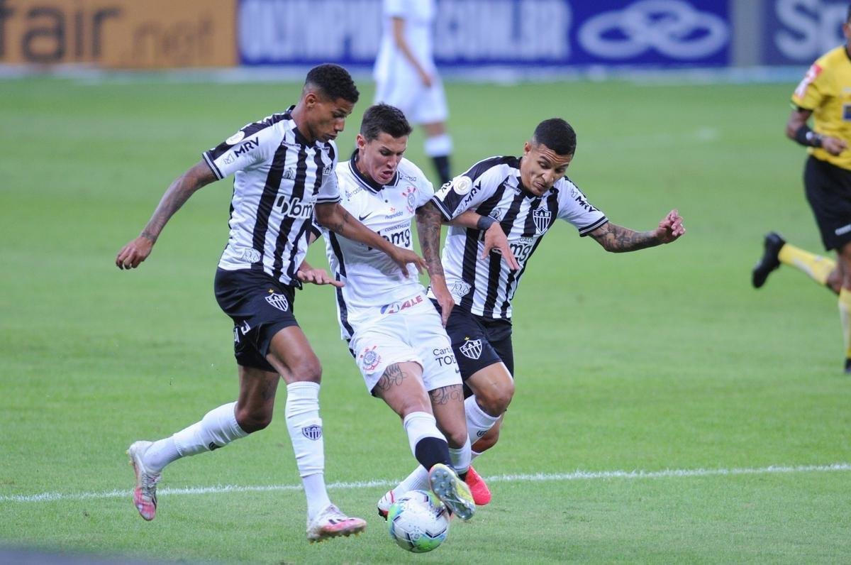 Fotos do jogo entre Atltico e Corinthians, no Mineiro, em Belo Horizonte, pela segunda rodada do Campeonato Brasileiro (Alexandre Guzanshe/EM/D. A Press)