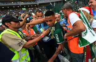 Palmeiras vence Chapecoense no Allianz Parque e conquista nono ttulo brasileiro. Dudu ergueu a taa