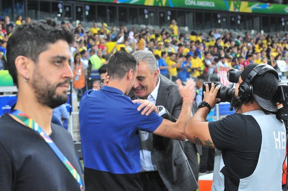 Fotos da vitria do Brasil sobre a Argentina, por 2 a 0, no Mineiro, pela semifinal da Copa Amrica; Gabriel Jesus e Firmino marcaram os gols da seleo em BH
