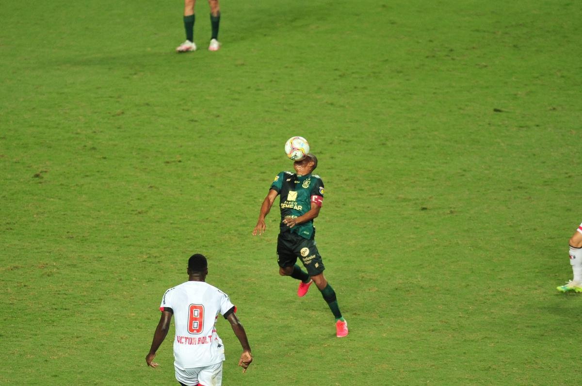 Amrica e Botafogo-SP se enfrentaram no Independncia, pela 35 rodada da Srie B